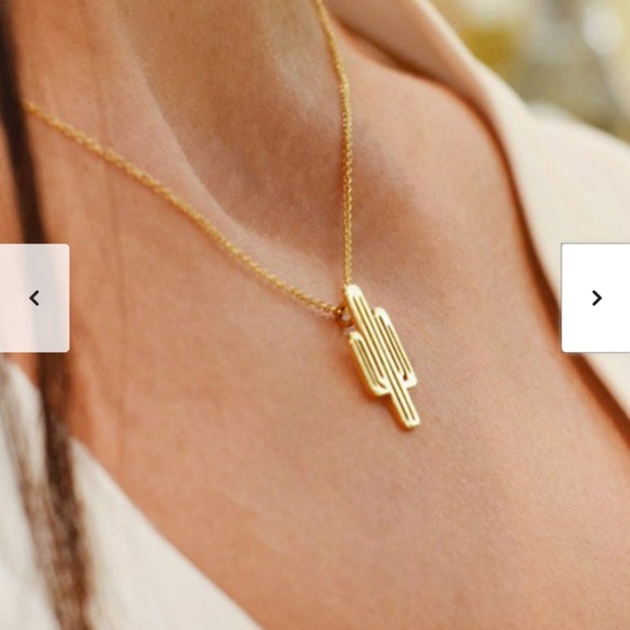 Gold Cactus necklace simple minimal jewelry 🌵 - Picture 2 of 5
